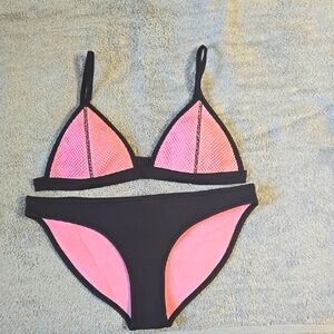 🖤🩷Pink and Black Bikini Set🩷🖤
